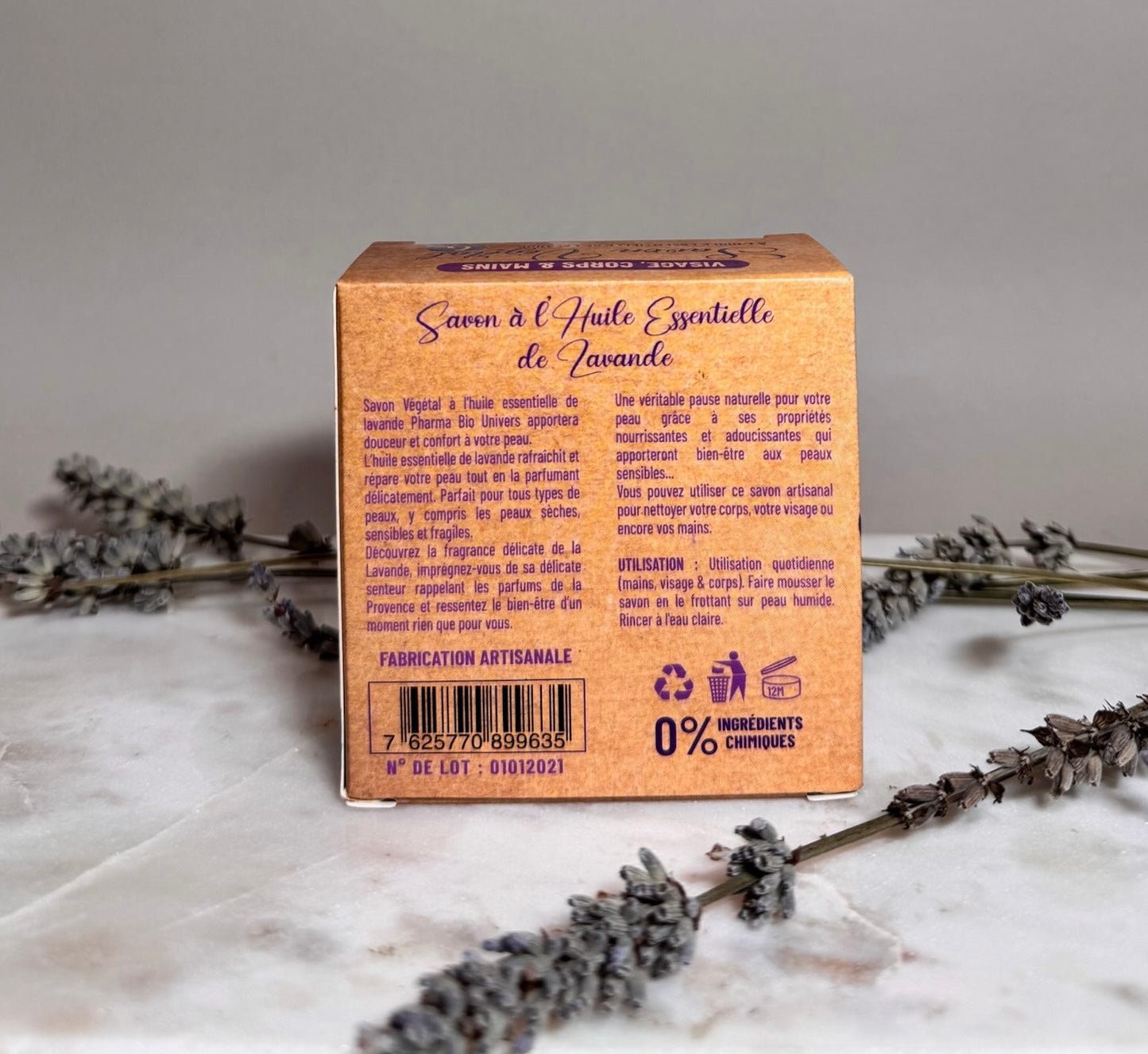 Savon Végétal à l’huile essentielle de lavande 150 gr