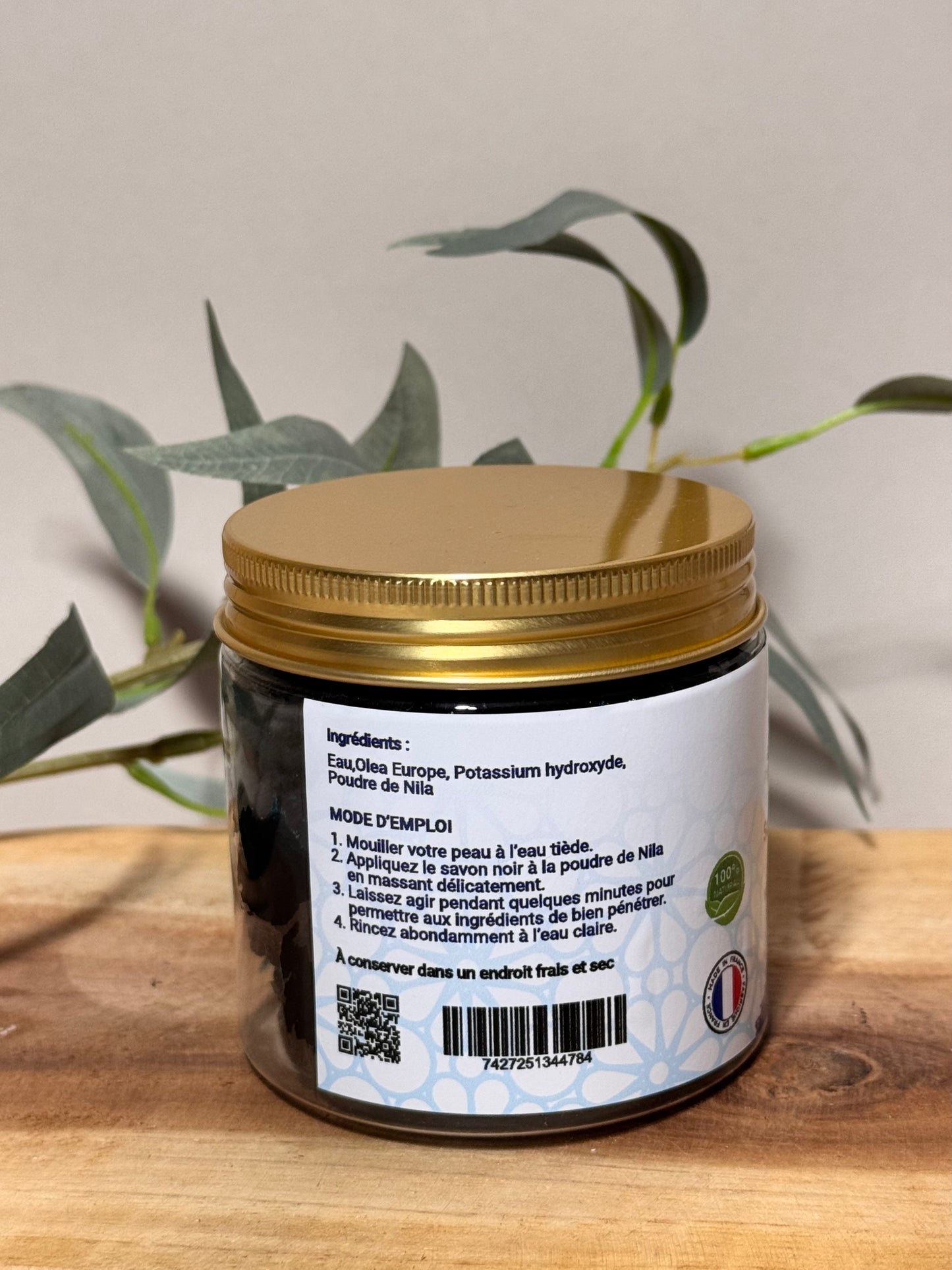 Savon Noir Nila : Exfoliation et Éclaircissement Naturels pour une Peau Radieuse 200 gr