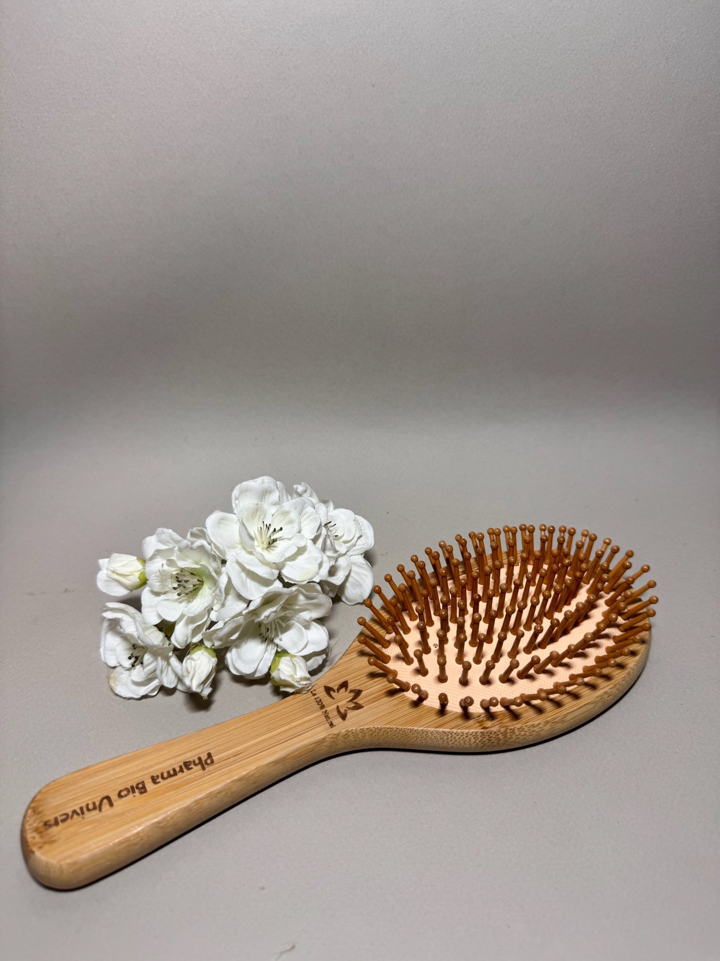 Brosse à Cheveux en Bambou avec Picots Massants : Douceur et Soin Naturel